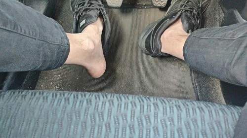 SalvatrixCrucifix - Treten Sie in die Pedale, während Sie ohne Socken nach Hause fahren 1 - Privatporno