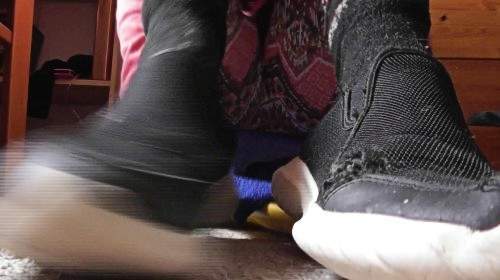 dirtydestiny - zerfetzte,verwarzte schuhe 1 - Privatporno