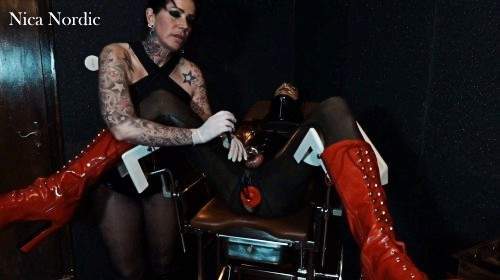 Nica-Nordic - Geil gefickte Gummischlampe 1 - Privatporno