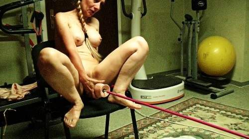 Sexy-Pornos - Geilheit ist wie ein Juckreiz, je mehr man kratzt, je mehr will man 1 - Privatporno