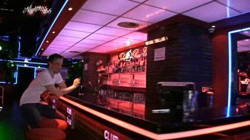 nightkiss - Hemmungslos Public gefickt in einer Bar in Berlin 1 - Privatporno