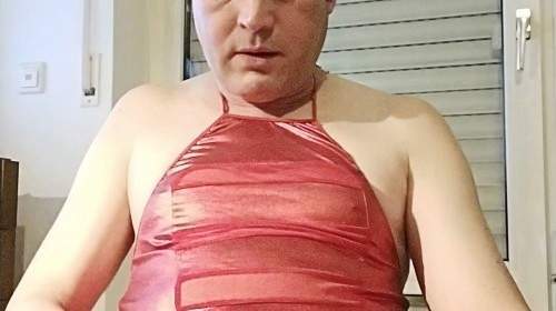 GeilerHengst72 - Wichsen und abspritzen mit Vibrator in rotem Outfit 1 - Privatporno