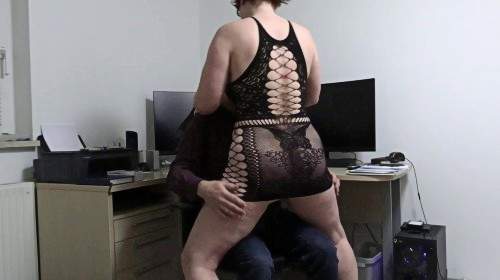 MegaBitch - Die notgeile Sekretärin 1 - Privatporno