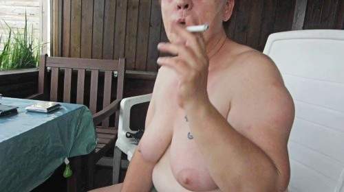 elbluder - Draußen eine geraucht 1 - Privatporno