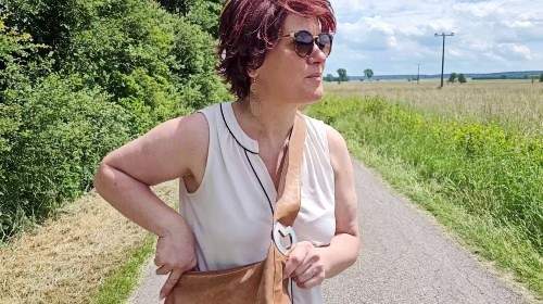 MegaBitch - Dildofick mitten auf der Strasse 1 - Privatporno