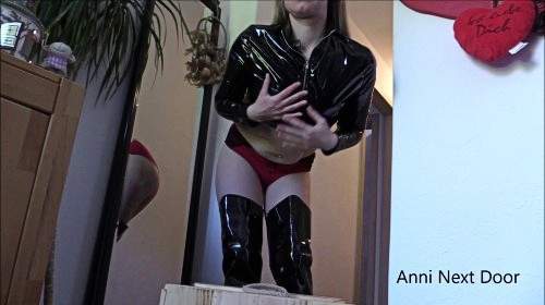 Anni_Next_Door - Stiefel-Anbetung - Meine Lackstiefel lassen dich sabbern, Loser! 1 - Privatporno