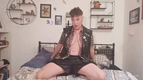 Alex_Bitchcraft - Dildo-Fick in Spitzenhöschen für Christian 1 - Privatporno