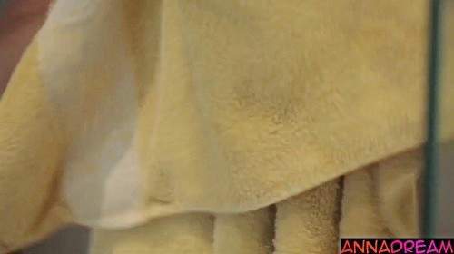 AnnaDream - AnnaDream mastur****t im Sommerhaus 1 - Privatporno