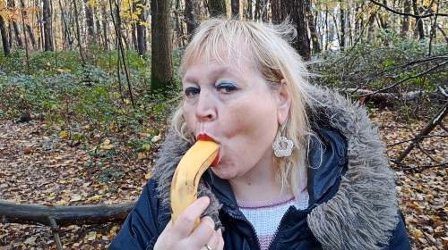 Blasflittchen - Outdoor Bananen Crush 1 - Privatporno