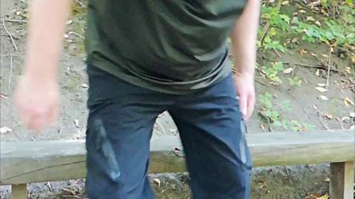 nylonjunge - Heißes Wichsen in Strumpfhose auf Bank im Wald 1 - Privatporno